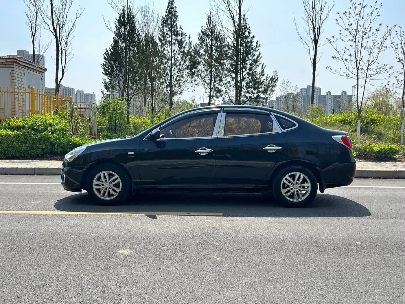 Hyundai Elantra 2011 1.6L Automatic Comfort Model — миниатюра 3