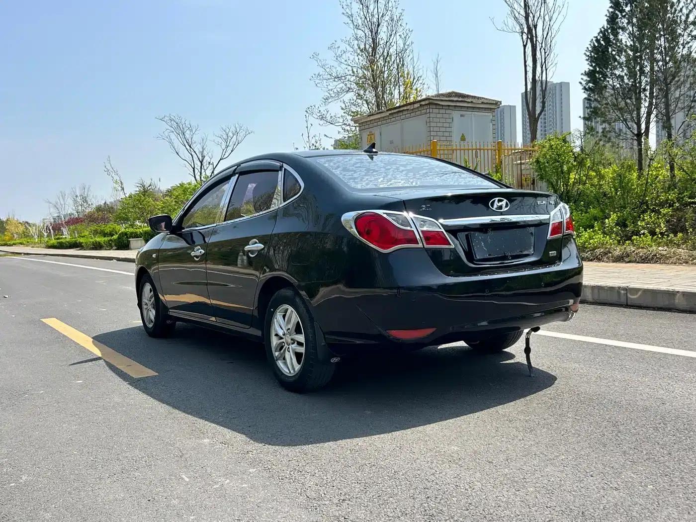 Hyundai Elantra 2011 1.6L Automatic Comfort Model — миниатюра 4