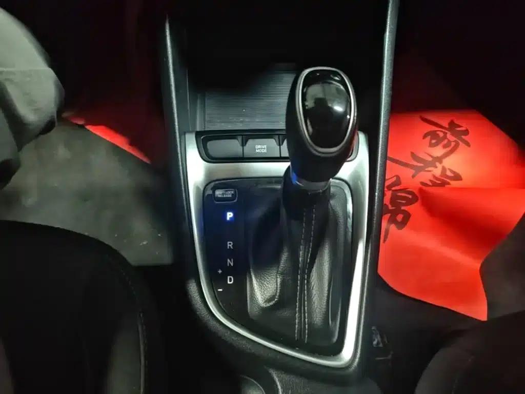 Hyundai Elantra 2018 1.6L Automatic GL (National VI Emission Standard) — миниатюра 14