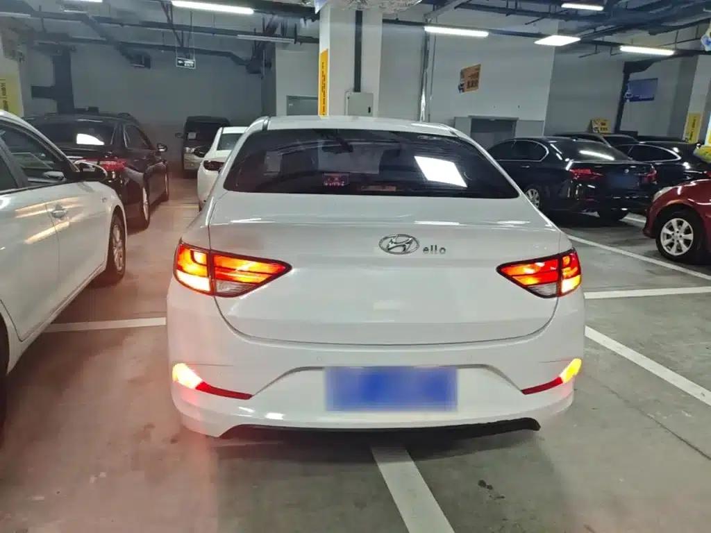 Hyundai Elantra 2018 1.6L Automatic GL (National VI Emission Standard) — миниатюра 6