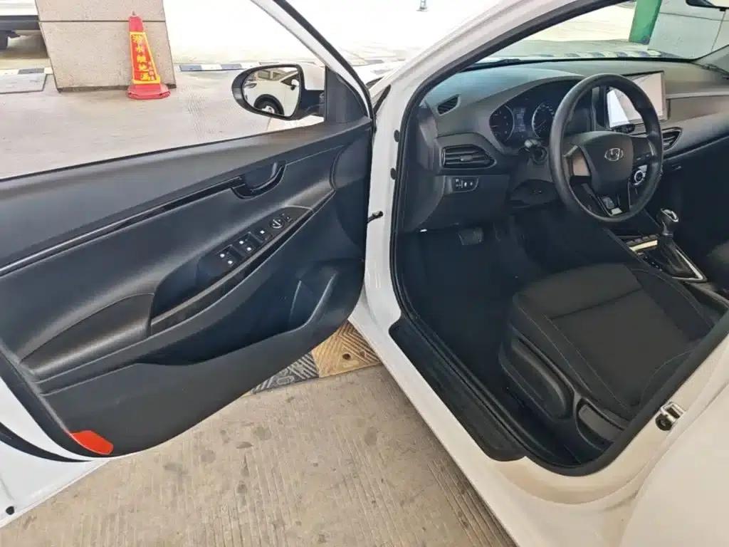 Hyundai Elantra 2020 1.6L Automatic GL Edition — миниатюра 16