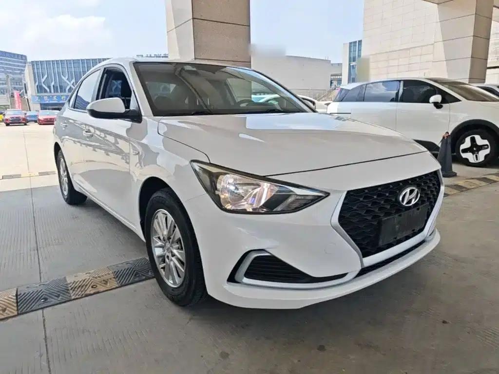 Hyundai Elantra 2020 1.6L Automatic GL Edition — миниатюра 4