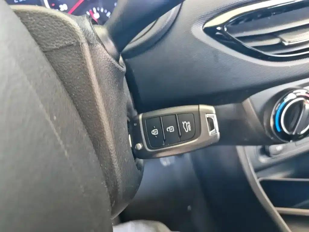 Hyundai Elantra 2020 1.6L Automatic GL Edition — миниатюра 9