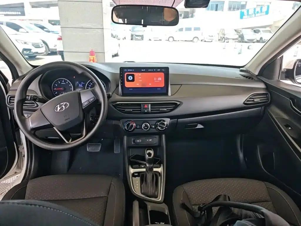 Hyundai Elantra 2020 1.6L Automatic GL Edition — миниатюра 10