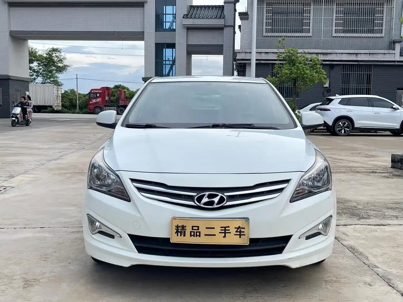 2016 Hyundai Reina 1.4L Automatic Intelligent GLS — миниатюра 2