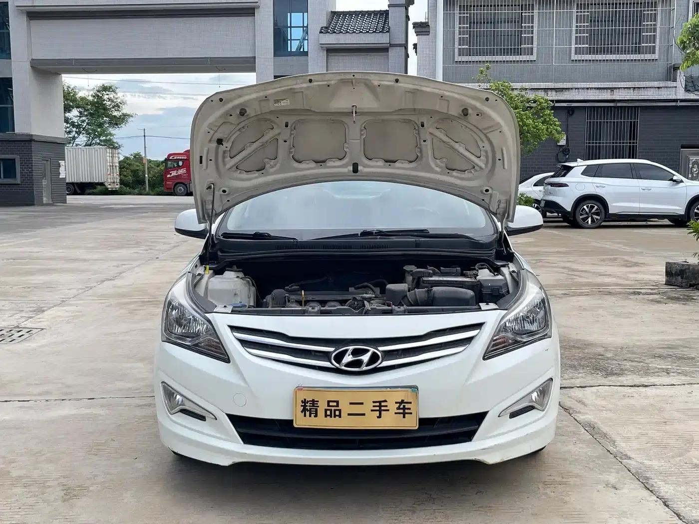 2016 Hyundai Reina 1.4L Automatic Intelligent GLS — миниатюра 13