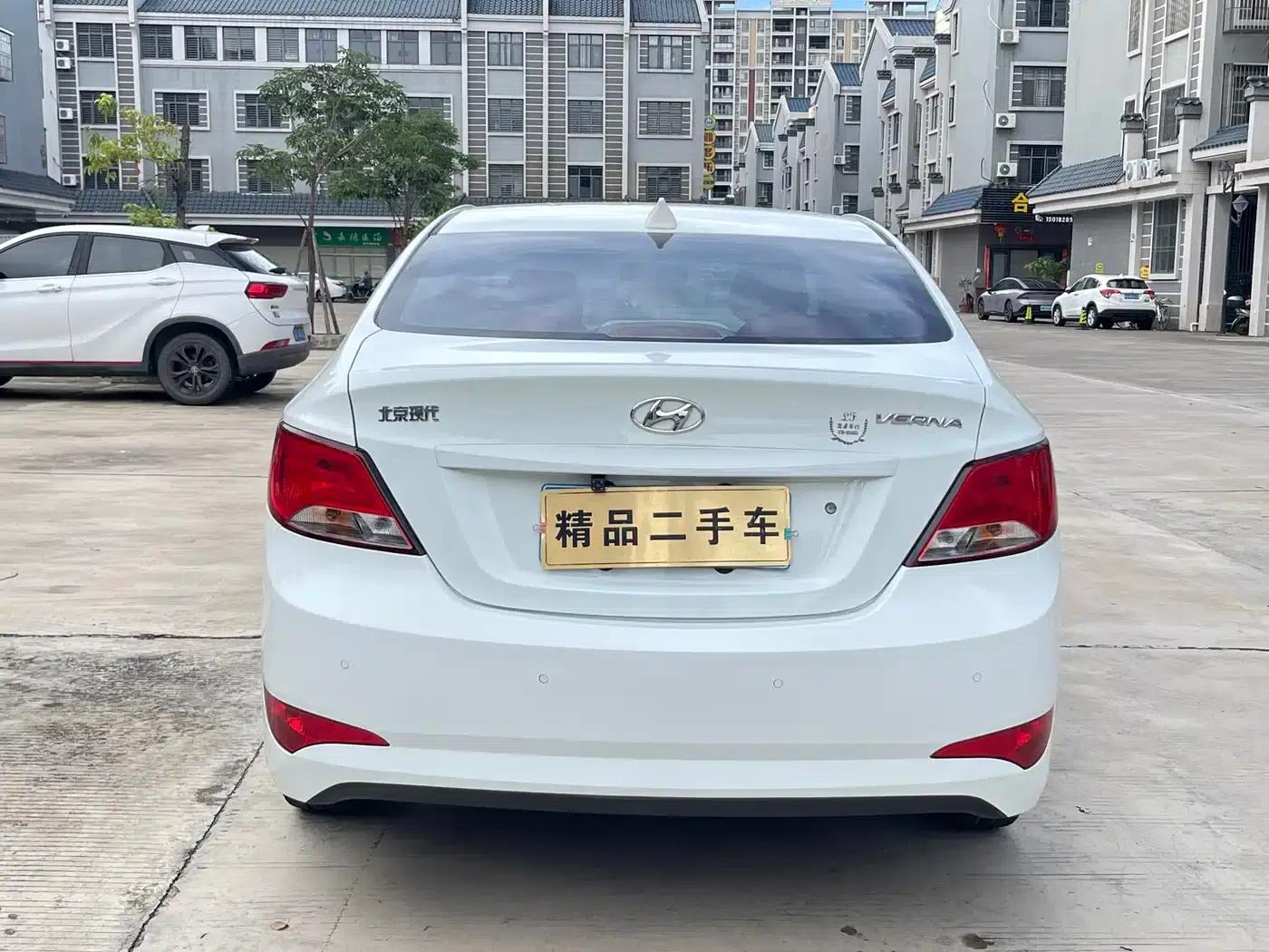 2016 Hyundai Reina 1.4L Automatic Intelligent GLS — миниатюра 6