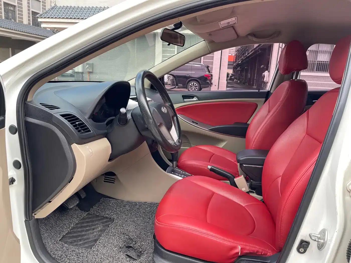 2016 Hyundai Reina 1.4L Automatic Intelligent GLS — миниатюра 8