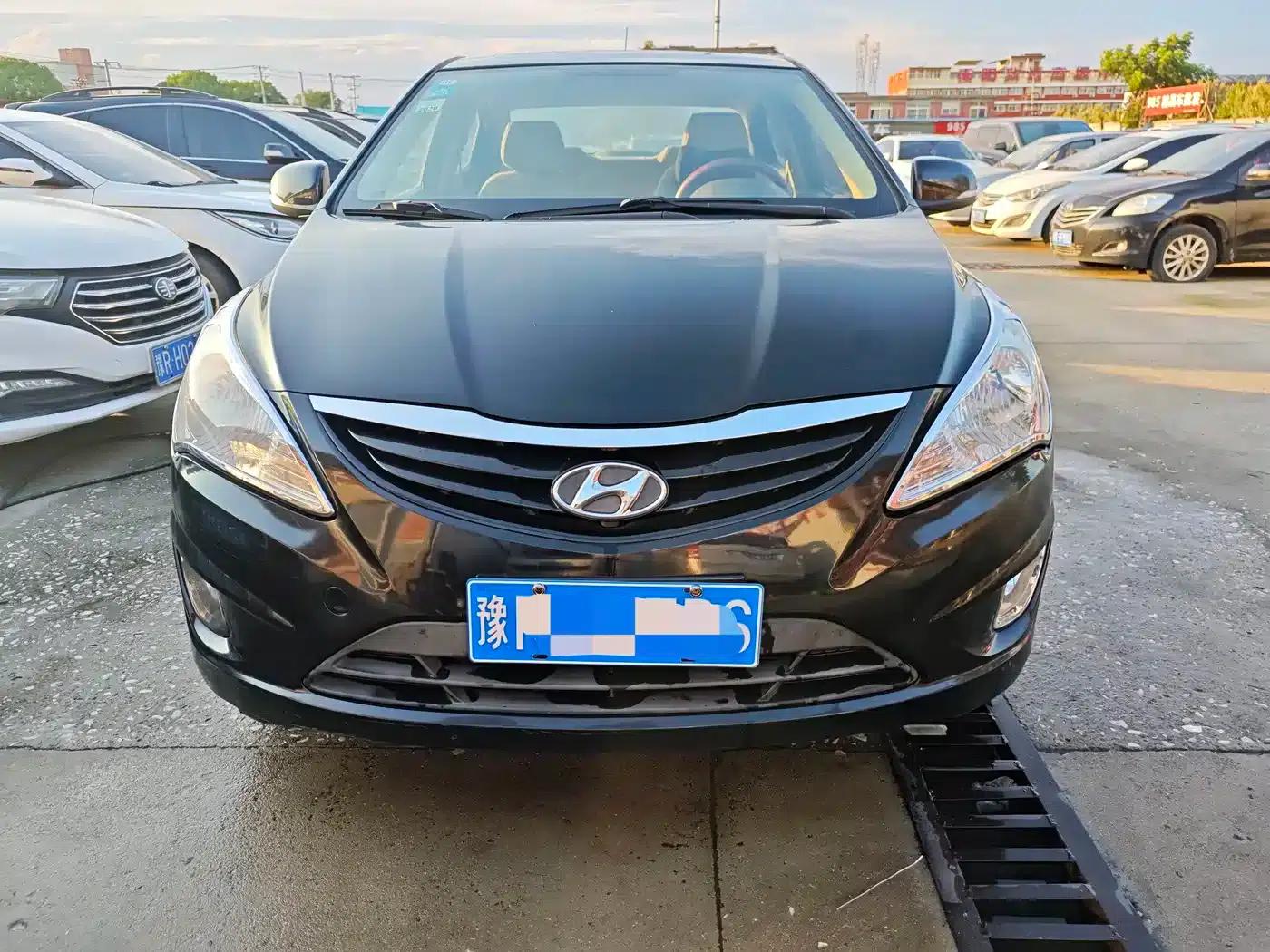 2010 Hyundai Reina Sedan 1.4L Manual Deluxe GLS — миниатюра 1