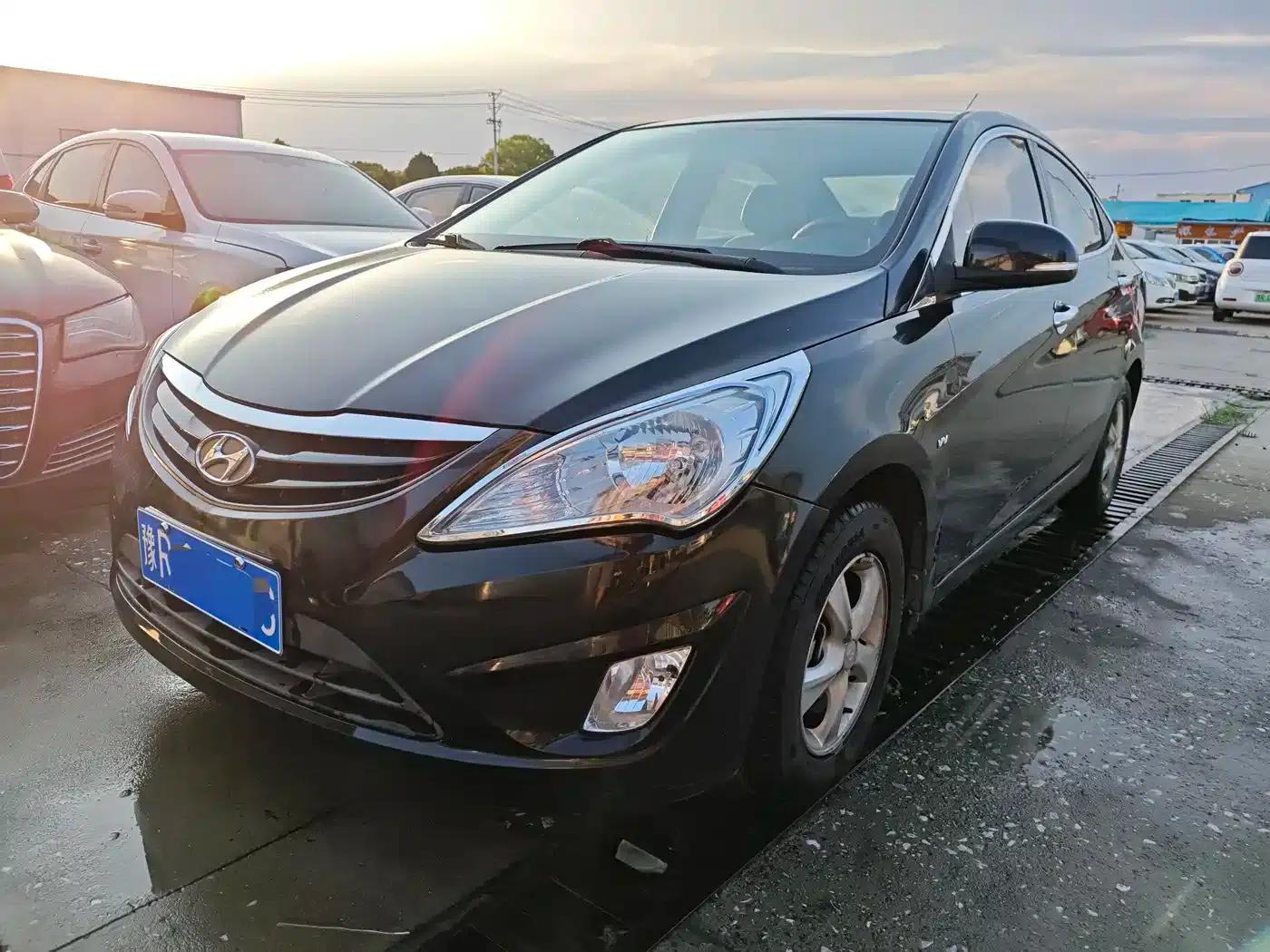 2010 Hyundai Reina Sedan 1.4L Manual Deluxe GLS — миниатюра 2