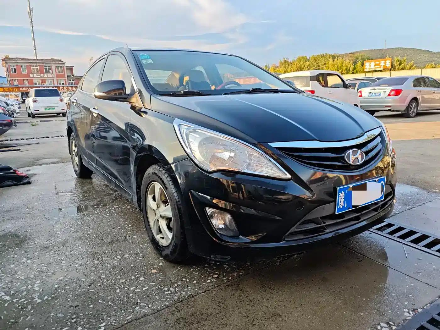 2010 Hyundai Reina Sedan 1.4L Manual Deluxe GLS — миниатюра 3