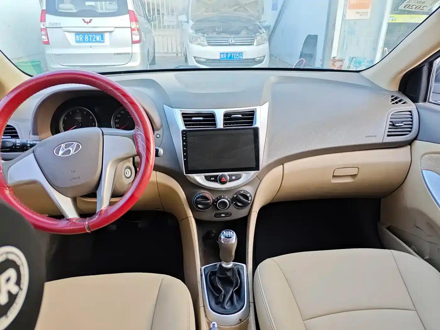 2010 Hyundai Reina Sedan 1.4L Manual Deluxe GLS — миниатюра 5