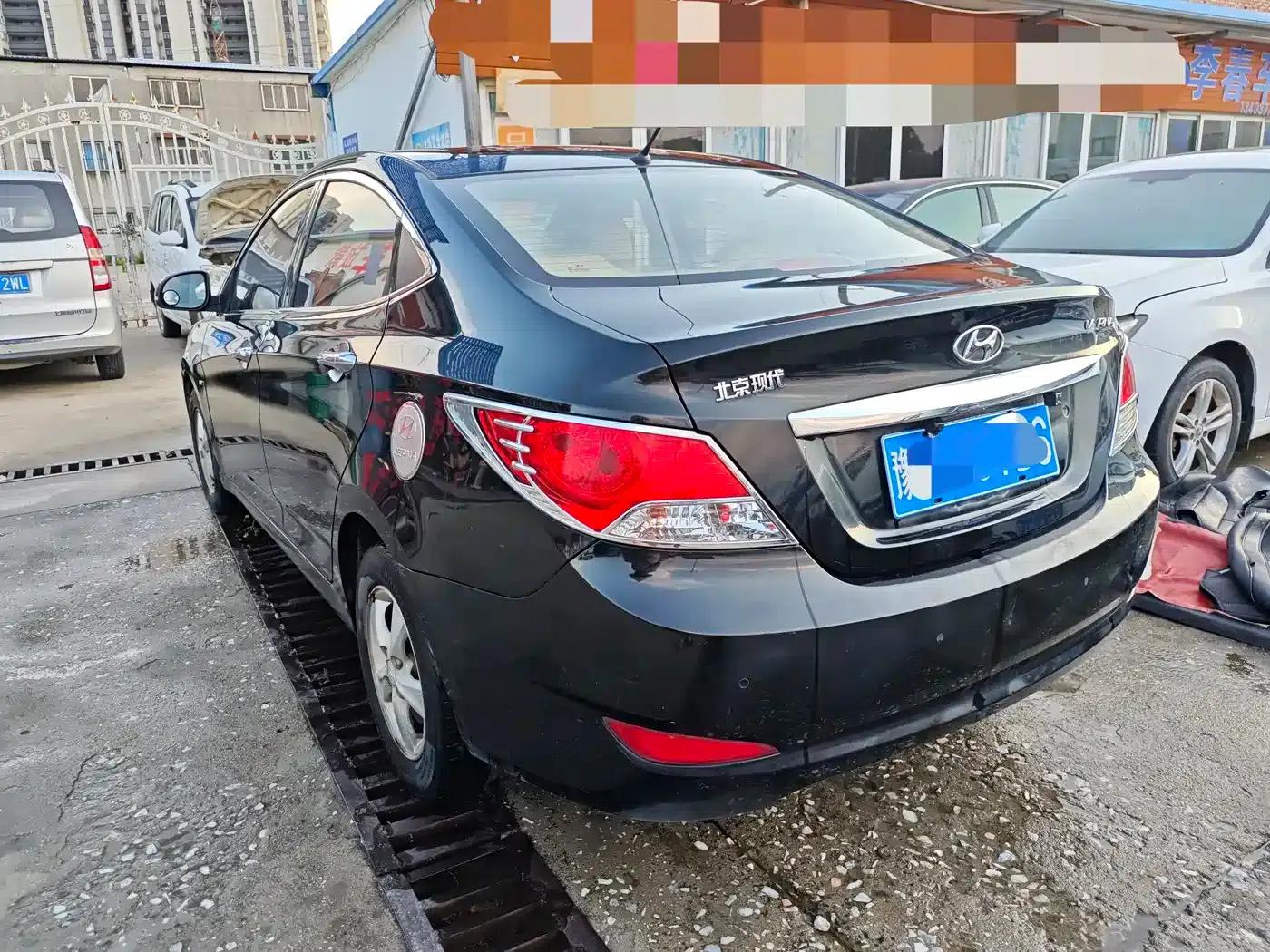 2010 Hyundai Reina Sedan 1.4L Manual Deluxe GLS — миниатюра 9
