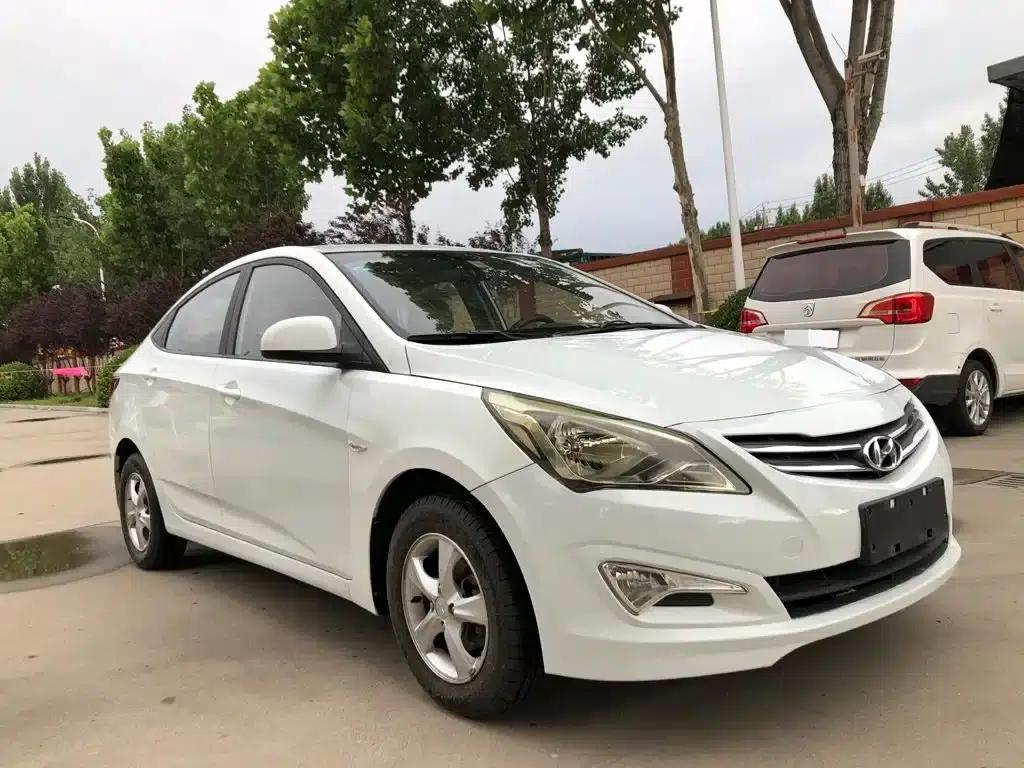 2014 Hyundai Reina 1.4L Automatic Intelligent GLS — миниатюра 3