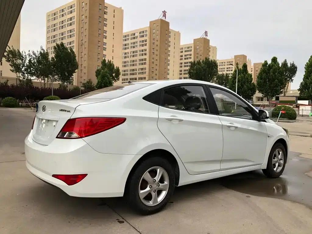 2014 Hyundai Reina 1.4L Automatic Intelligent GLS — миниатюра 4