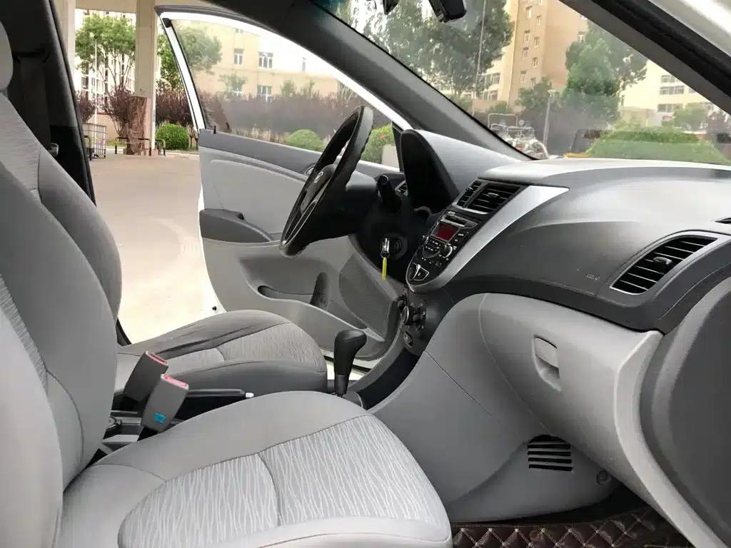 2014 Hyundai Reina 1.4L Automatic Intelligent GLS — миниатюра 8
