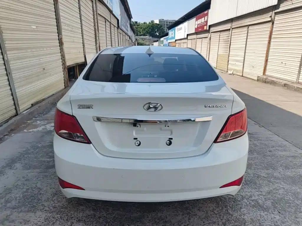 2016 Hyundai Reina 1.4L Automatic Leading Edition GLX — миниатюра 6