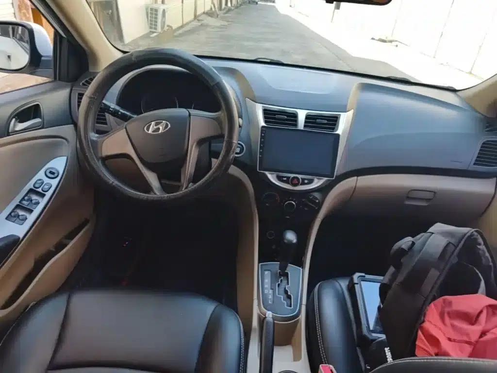 2016 Hyundai Reina 1.4L Automatic Leading Edition GLX — миниатюра 10