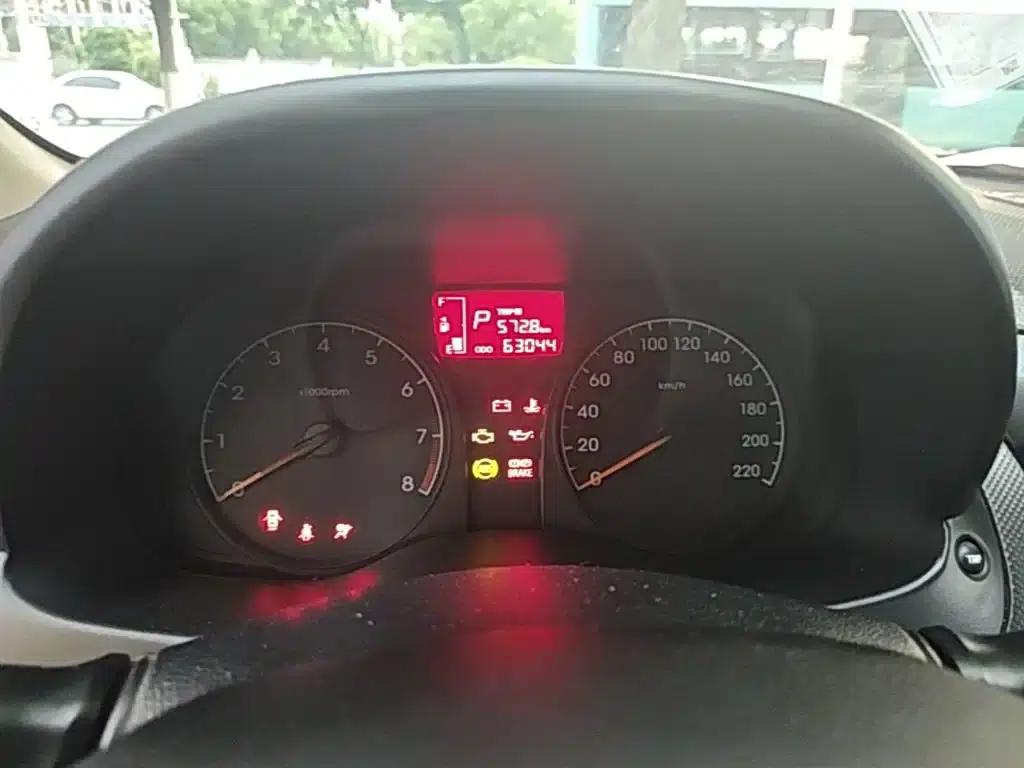 2014 Hyundai Reina 1.4L Automatic Intelligent GLS — миниатюра 12