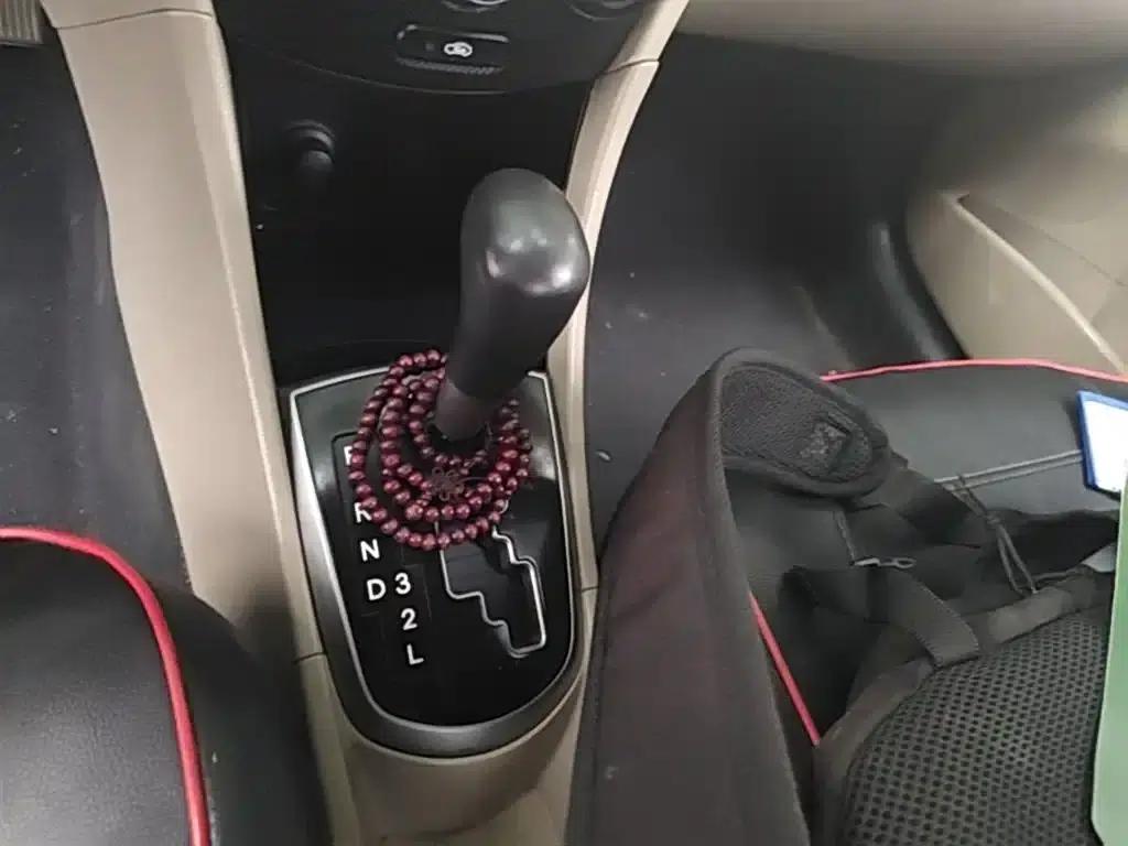 2014 Hyundai Reina 1.4L Automatic Intelligent GLS — миниатюра 14