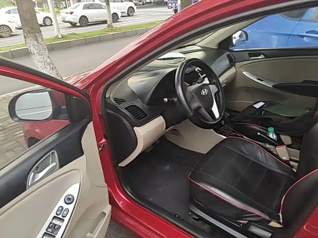 2014 Hyundai Reina 1.4L Automatic Intelligent GLS — миниатюра 16