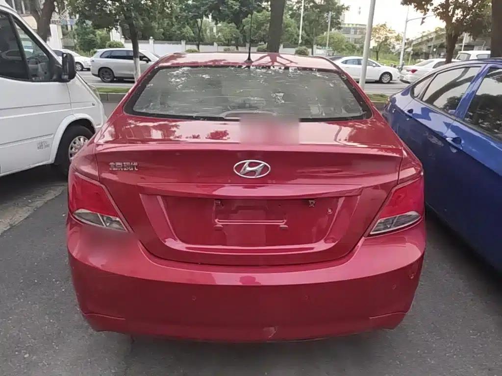 2014 Hyundai Reina 1.4L Automatic Intelligent GLS — миниатюра 6