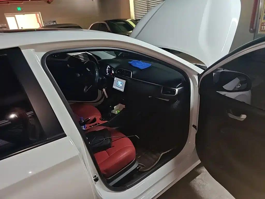 2017 Hyundai Reina 1.4L Automatic Premium Edition (National V Emission Standard) — миниатюра 20
