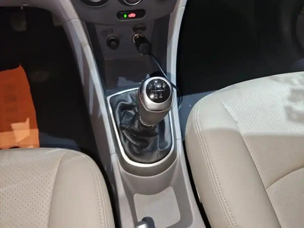 2014 Hyundai Reina 1.4L Manual Intelligent GLS — миниатюра 14
