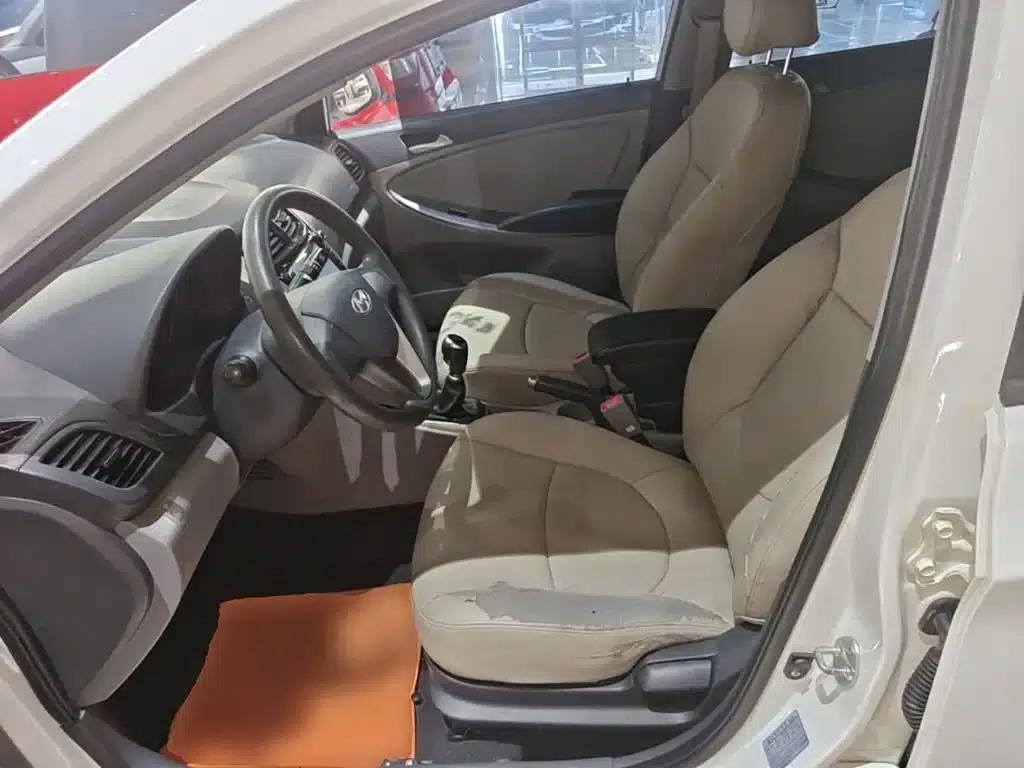 2014 Hyundai Reina 1.4L Manual Intelligent GLS — миниатюра 15