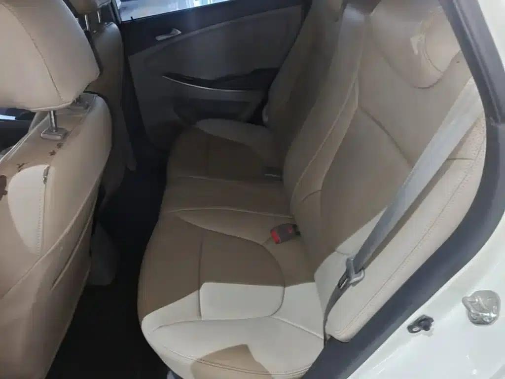 2014 Hyundai Reina 1.4L Manual Intelligent GLS — миниатюра 17