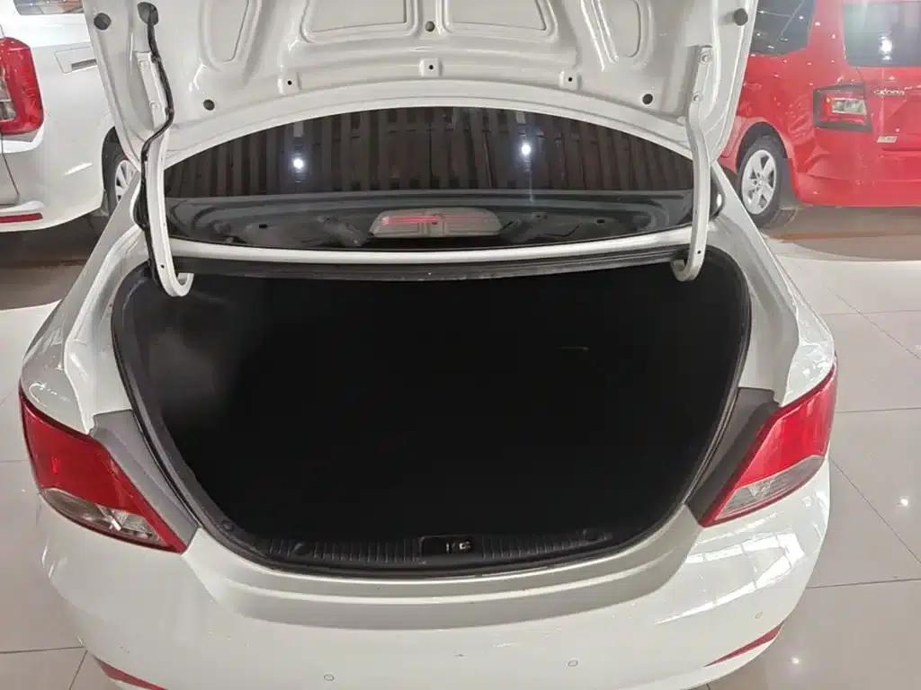 2014 Hyundai Reina 1.4L Manual Intelligent GLS — миниатюра 19