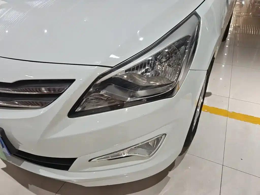 2014 Hyundai Reina 1.4L Manual Intelligent GLS — миниатюра 24