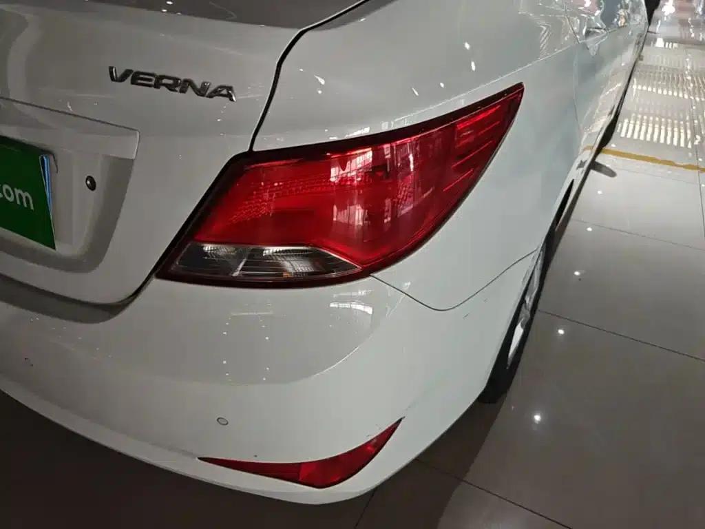 2014 Hyundai Reina 1.4L Manual Intelligent GLS — миниатюра 8