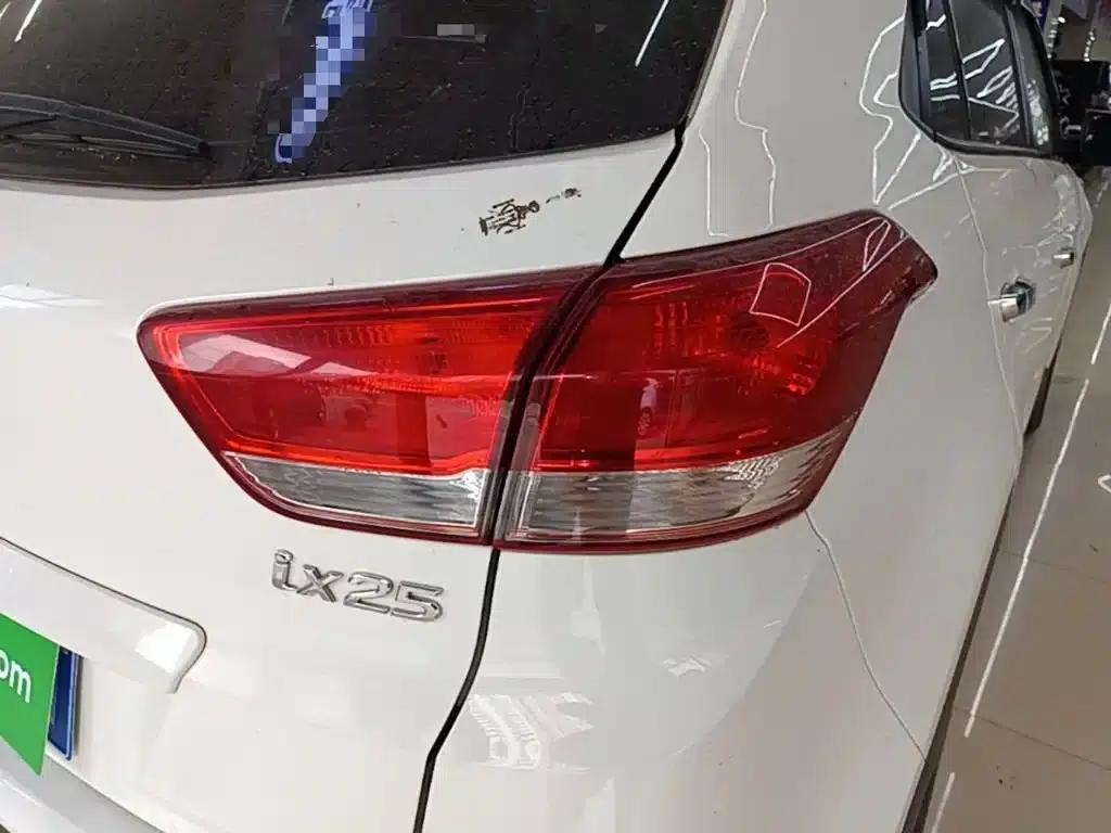 Beijing Hyundai ix25 2017 1.6L Automatic Smart Edition — миниатюра 8