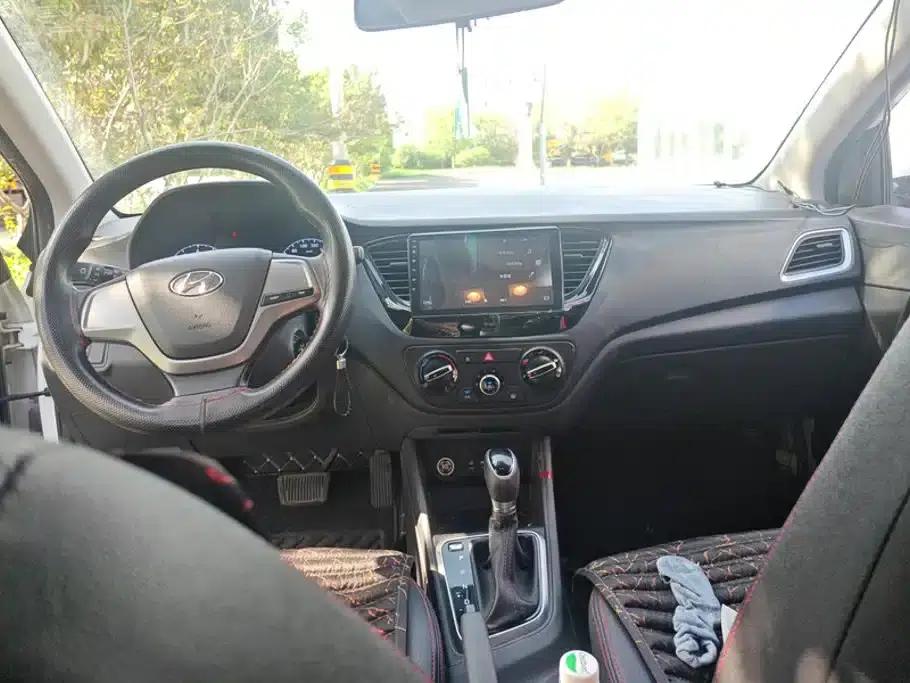 2016 Hyundai Verna 1.4L Automatic GLS (Cool Edition) — миниатюра 12