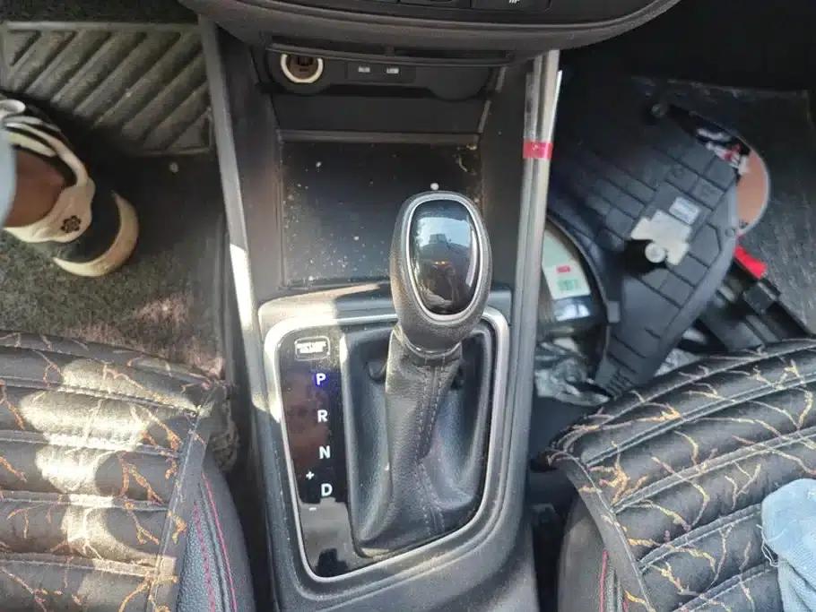 2016 Hyundai Verna 1.4L Automatic GLS (Cool Edition) — миниатюра 16