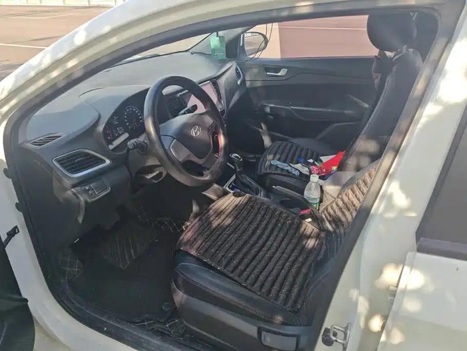 2016 Hyundai Verna 1.4L Automatic GLS (Cool Edition) — миниатюра 9