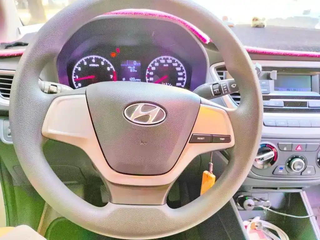 2016 Hyundai Verna 1.4L Manual GLS Cool Edition — миниатюра 7