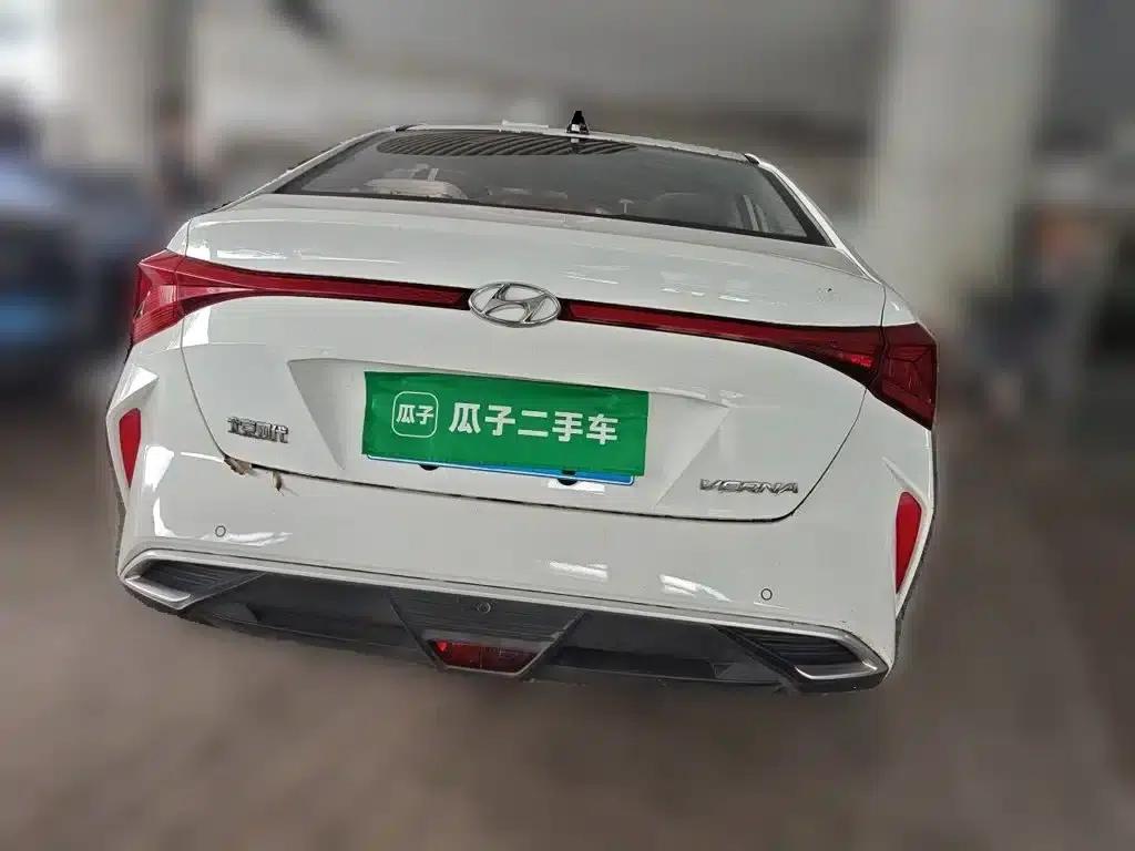 2020 Hyundai Verna 1.4L Manual GLS Cool Edition — миниатюра 4