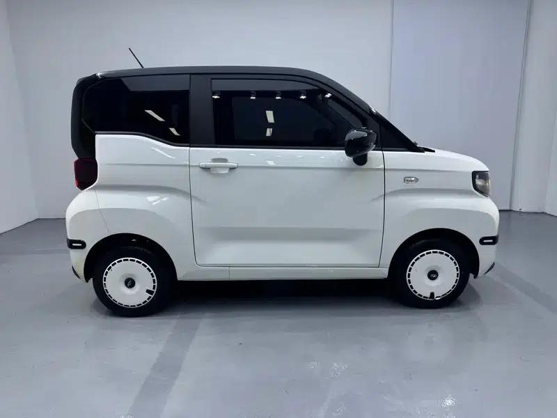 Ice Cream 2023 Rear-Wheel Drive 4-Seat Pure Electric Factory Custom Edition — миниатюра 8