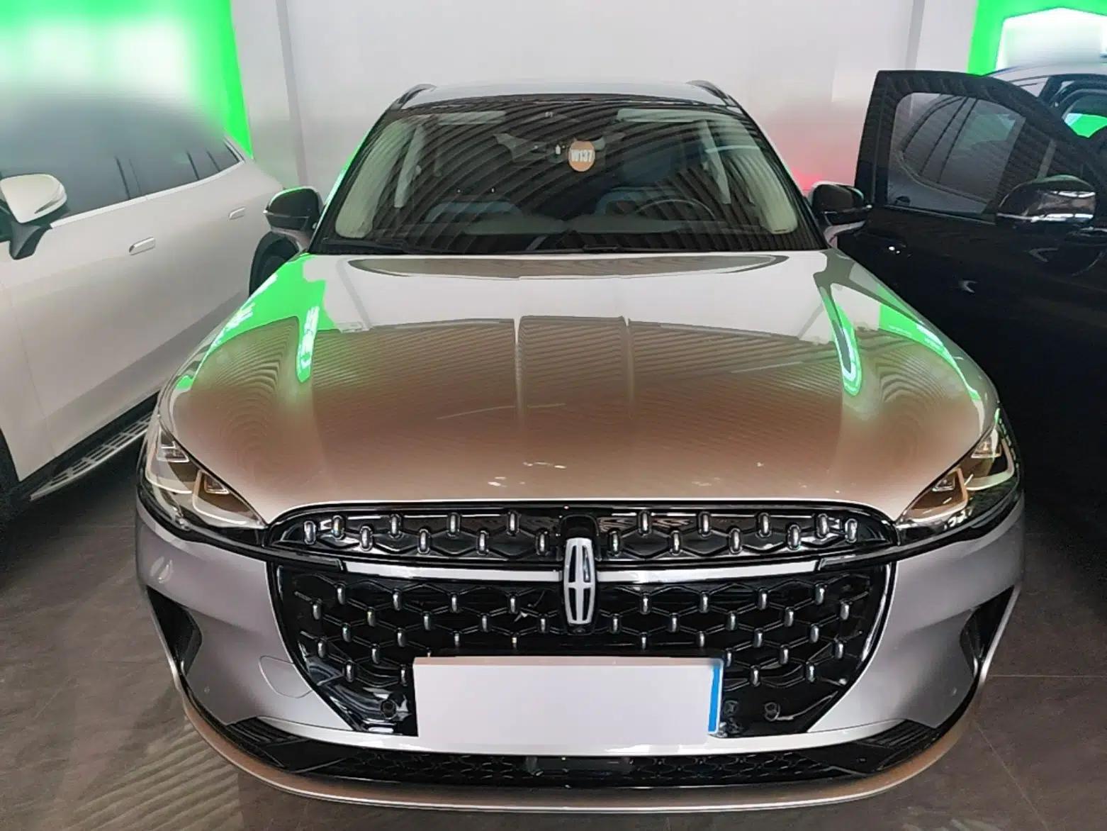 Lincoln Corsair 2024 1.5T Two-Wheel Drive Deluxe Hybrid Version — миниатюра 2