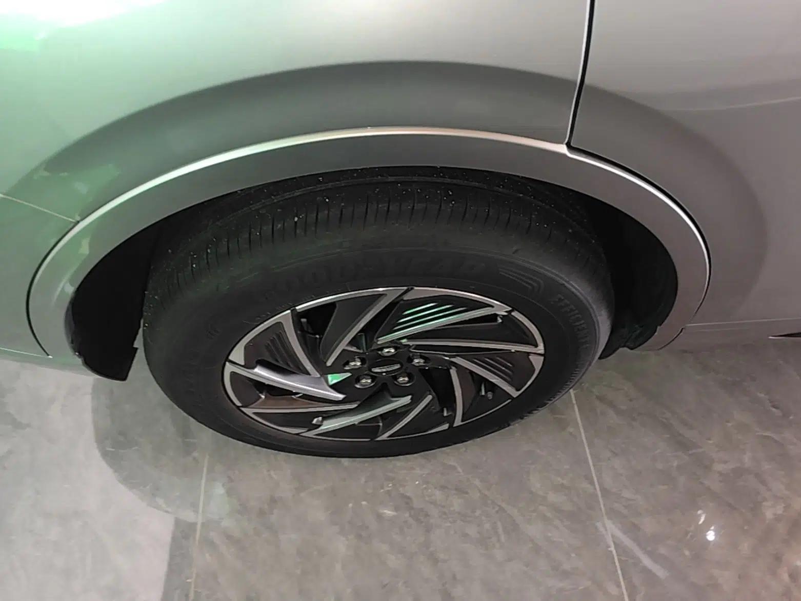 Lincoln Corsair 2024 1.5T Two-Wheel Drive Deluxe Hybrid Version — миниатюра 11
