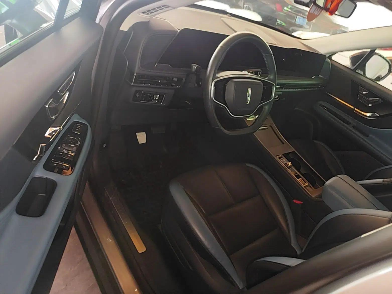 Lincoln Corsair 2024 1.5T Two-Wheel Drive Deluxe Hybrid Version — миниатюра 18