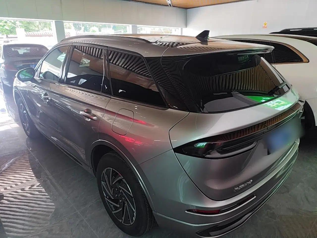Lincoln Corsair 2024 1.5T Two-Wheel Drive Deluxe Hybrid Version — миниатюра 4