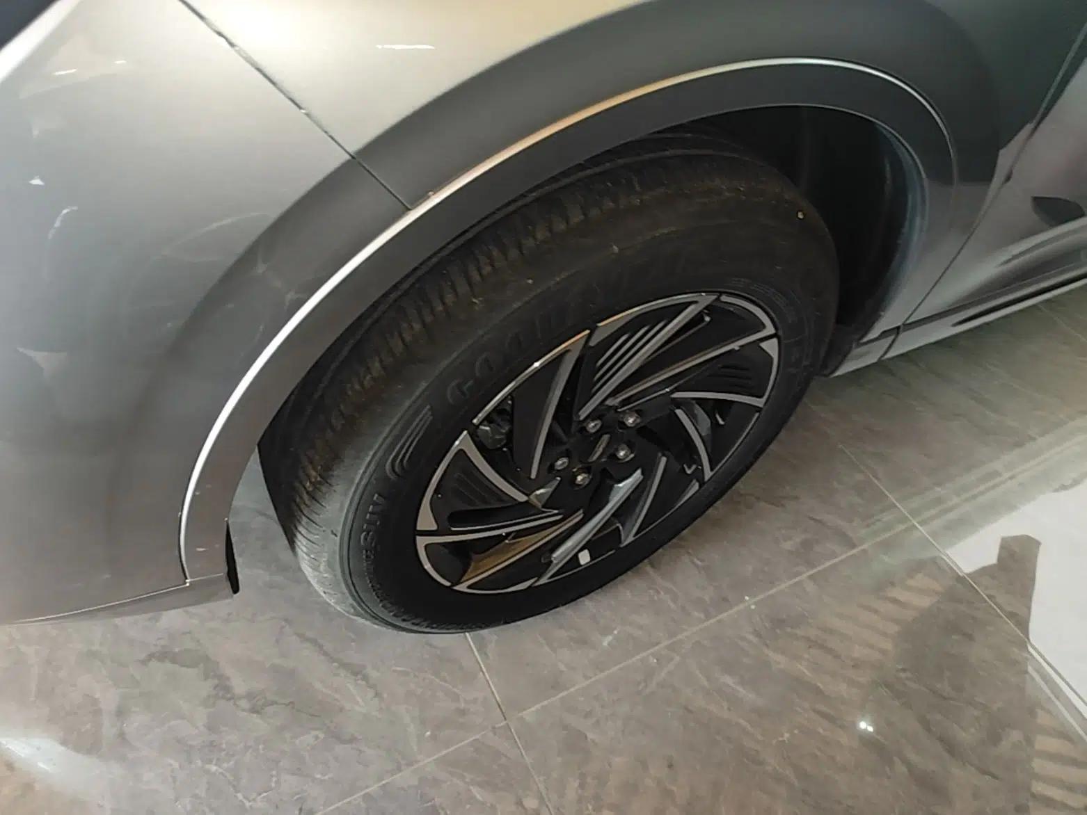 Lincoln Corsair 2024 1.5T Two-Wheel Drive Deluxe Hybrid Version — миниатюра 10