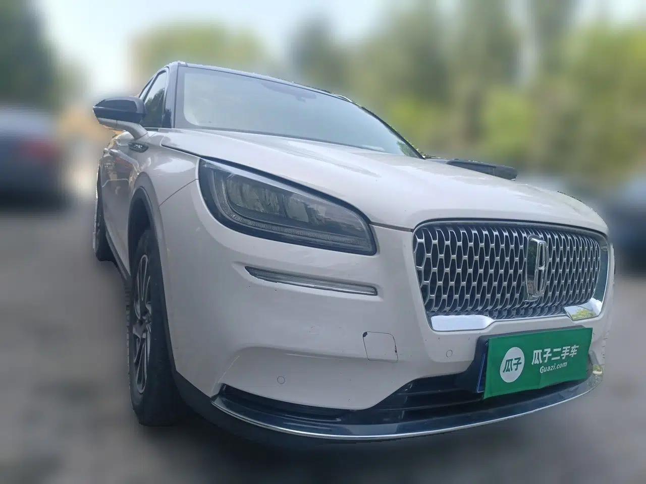 Lincoln Corsair 2022 2.0T Two-Wheel Drive Deluxe Edition — миниатюра 3