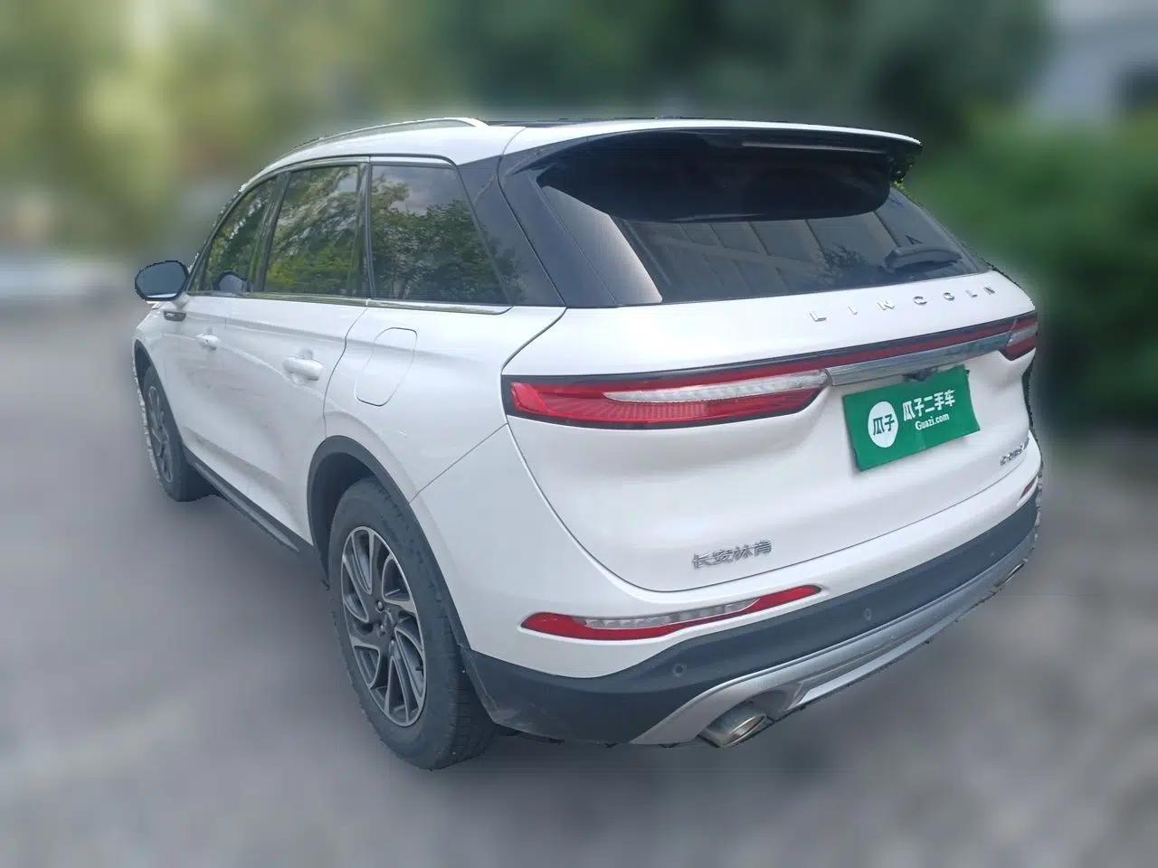 Lincoln Corsair 2022 2.0T Two-Wheel Drive Deluxe Edition — миниатюра 4