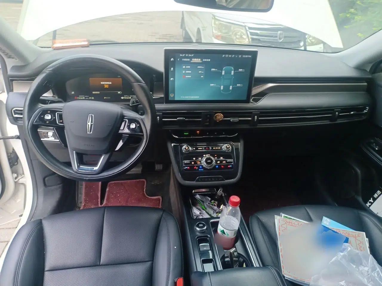 Lincoln Corsair 2022 2.0T Two-Wheel Drive Deluxe Edition — миниатюра 9