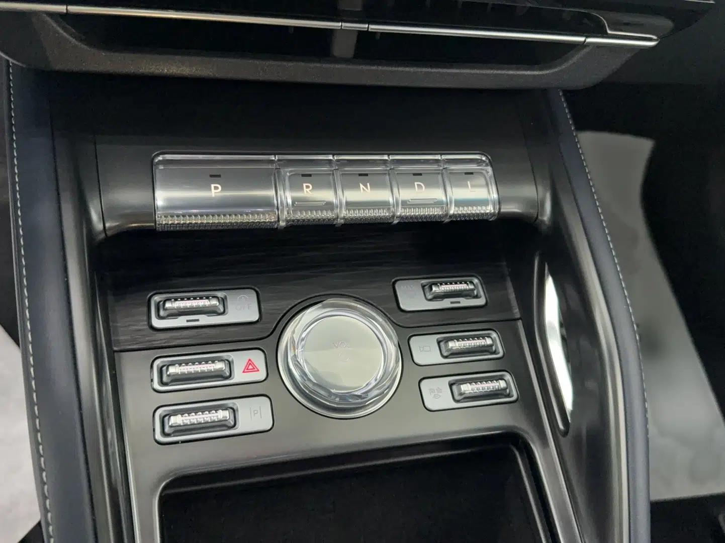 Lincoln Nautilus 2023 2.0T All-Wheel-Drive Luxury Edition — миниатюра 8