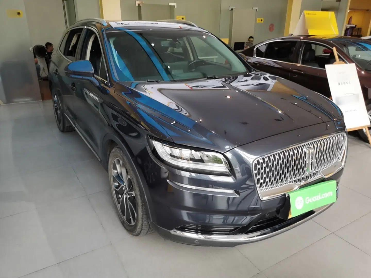 Lincoln Nautilus 2021 2.0T Four-Wheel Drive Luxury Edition — миниатюра 3